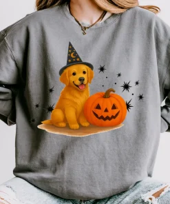 Women’s Golden Retriever Halloween Witchy Print Sweatshirt, Unisex Relaxed-Fit Round Neck Everyday Comfort Cotton Top, US-Printed Boho Chic Style Athletic Casual Apparel
